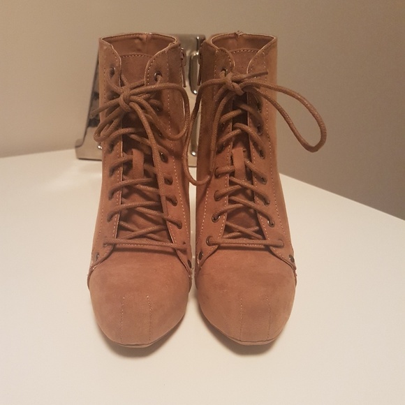 Tan lace up ankle boots size 6 - Picture 2 of 3